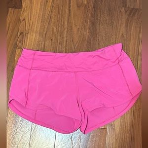 Sonic pink size 4 2.5 hotty hots. Has the liner inside. Super vibrant!